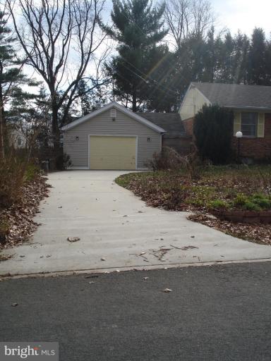 11703 Caplinger Road Silver Spring, MD 20904 - Photo 10 of 17 Garage 1