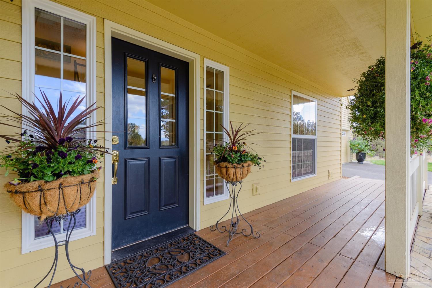 61720 Gosney Road Bend, OR 97702 - Photo 2 of 25 Gallery Image 2