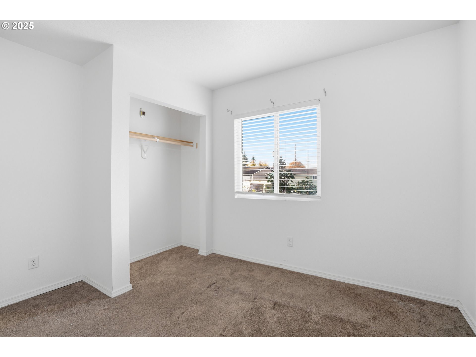 344 Douglas Street Longview, WA 98632 - Photo 15 of 29 an empty room with windows