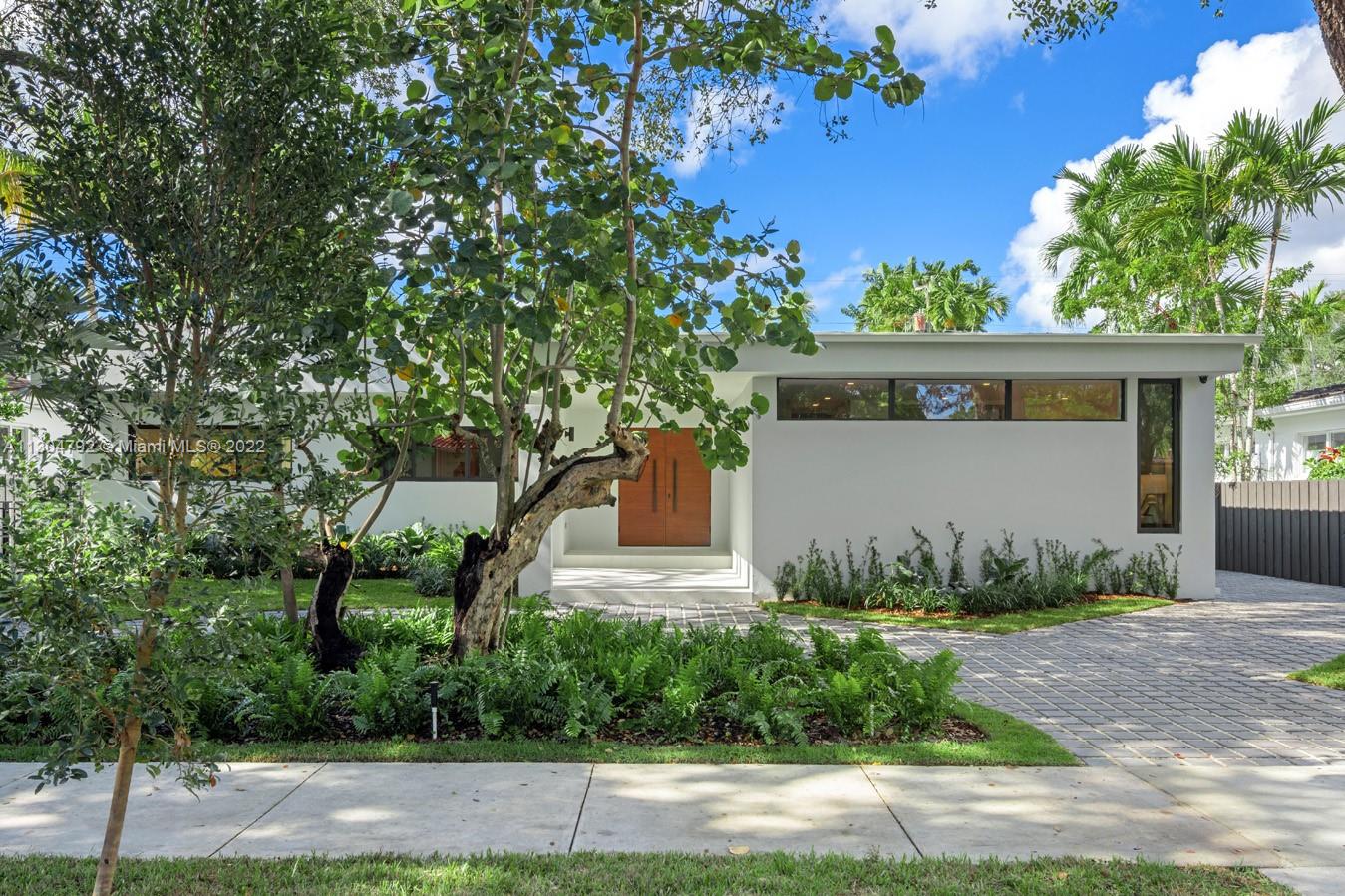 10 Pinta Road Miami, FL 33133 - Photo 5 of 52