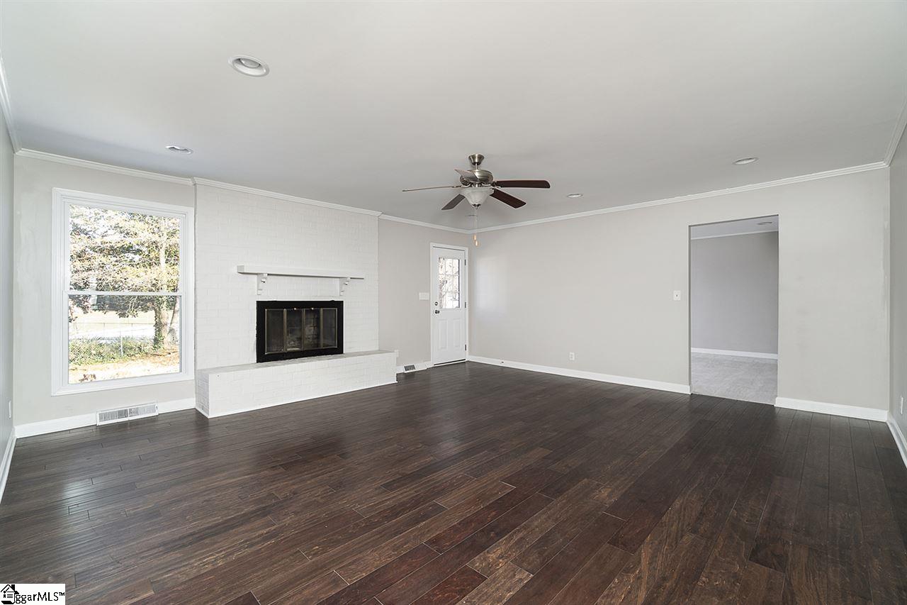 210 Newtonmore Road Greenville, SC 29615 - Photo 4 of 25 Gallery Image 4