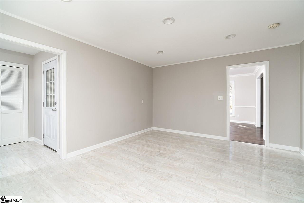 210 Newtonmore Road Greenville, SC 29615 - Photo 9 of 25 Gallery Image 9
