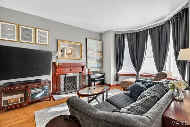 $599,900 | 3209 Shenandoah Avenue, St. Louis, MO 63104