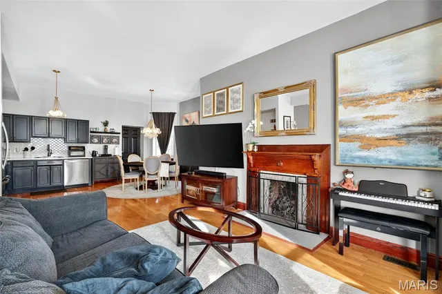 $599,900 | 3209 Shenandoah Avenue, St. Louis, MO 63104