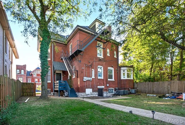 $599,900 | 3209 Shenandoah Avenue, St. Louis, MO 63104