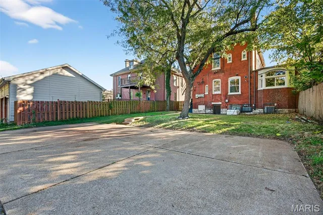 $599,900 | 3209 Shenandoah Avenue, St. Louis, MO 63104