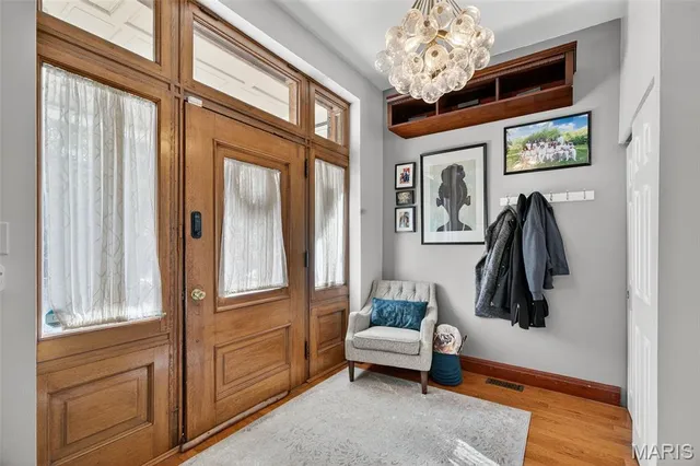 $599,900 | 3209 Shenandoah Avenue, St. Louis, MO 63104