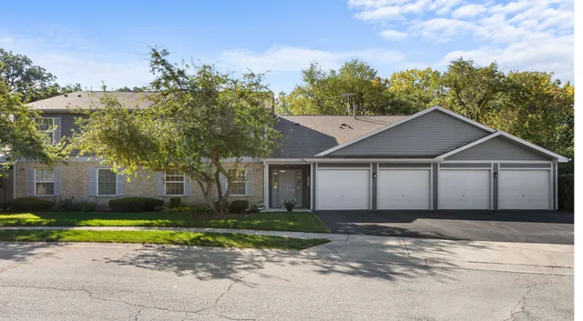 $247,500 | 1107 Yorkshire Court, Unit B, Elgin, IL 60120