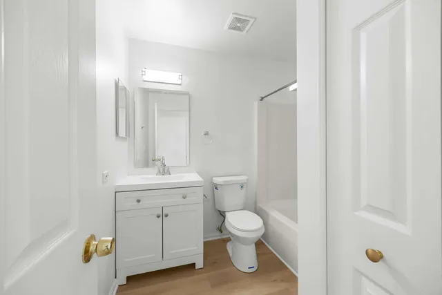 $247,500 | 1107 Yorkshire Court, Unit B, Elgin, IL 60120