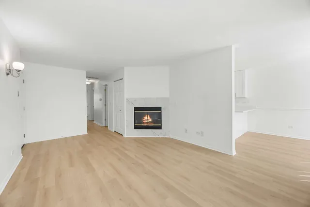 $247,500 | 1107 Yorkshire Court, Unit B, Elgin, IL 60120