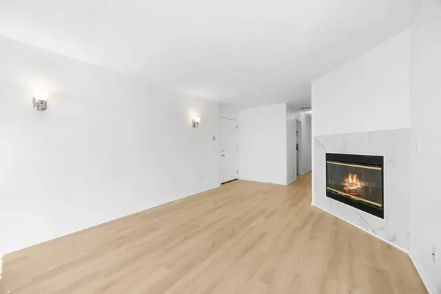 $247,500 | 1107 Yorkshire Court, Unit B, Elgin, IL 60120