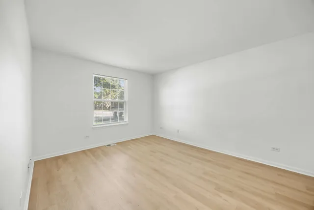 $247,500 | 1107 Yorkshire Court, Unit B, Elgin, IL 60120