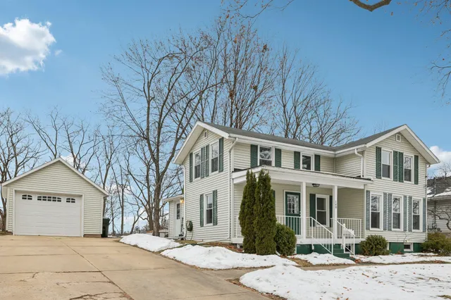 $375,000 | 140 South Street, Sun Prairie, WI 53590