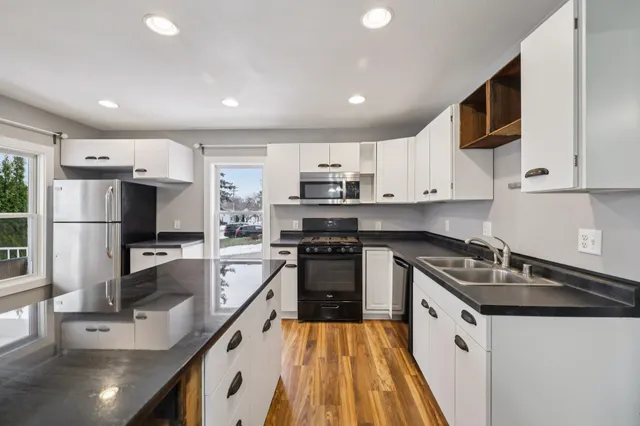 $375,000 | 140 South Street, Sun Prairie, WI 53590