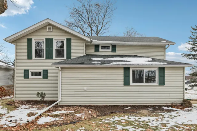 $375,000 | 140 South Street, Sun Prairie, WI 53590