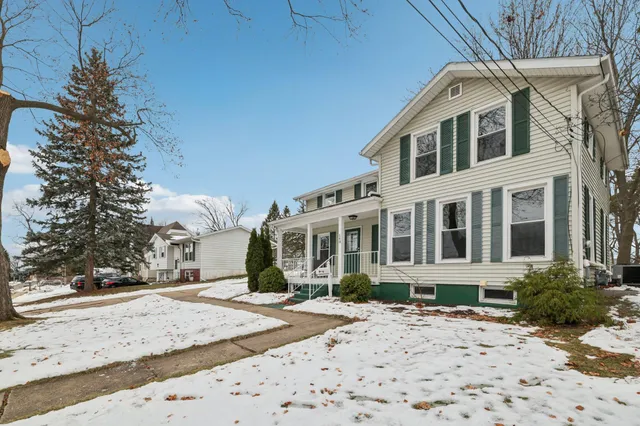 $375,000 | 140 South Street, Sun Prairie, WI 53590