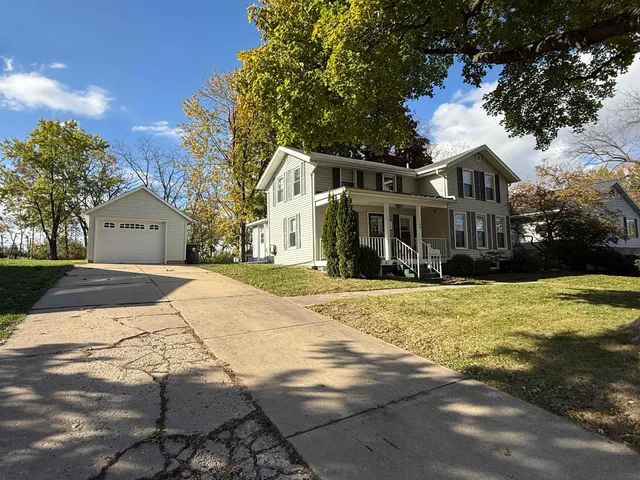 $375,000 | 140 South Street, Sun Prairie, WI 53590