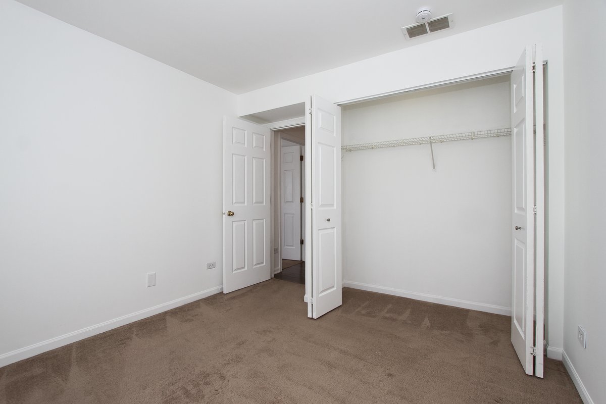 400 Woodview Circle, Unit A Elgin, IL 60120 - Photo 27 of 40 a view of an empty room