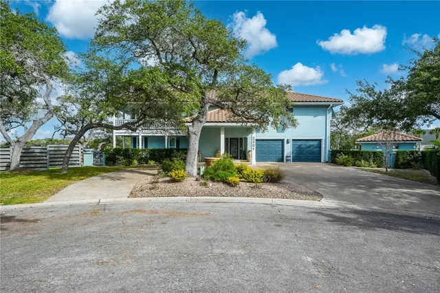 $1,599,000 | 2301 Lakeside Court, Rockport, TX 78382
