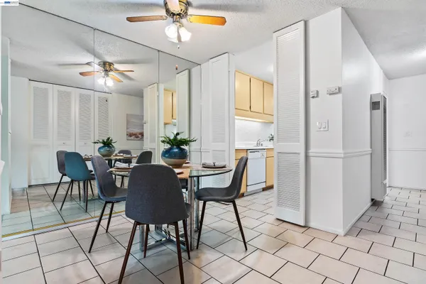 $298,000 | 810 Oak Grove Road, Unit 104, Concord, CA 94518