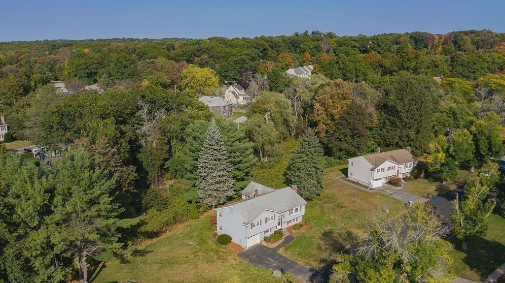 20 Olde Berry Road Andover, MA 01810 - Photo 4 of 34 Gallery Image 4
