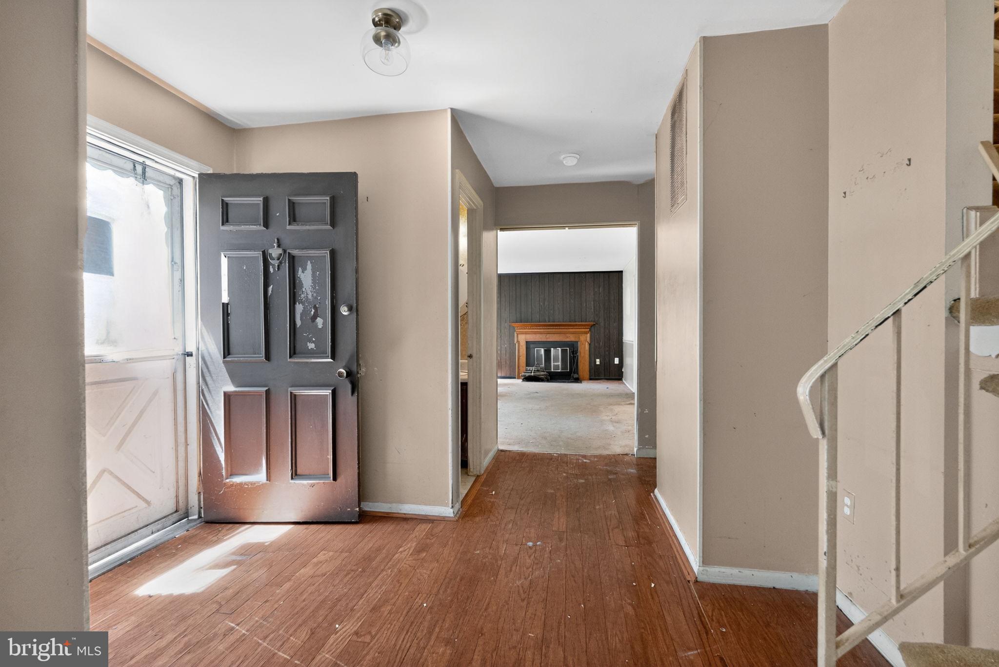 12312 Coleraine Court Reston, VA 20191 - Photo 4 of 39