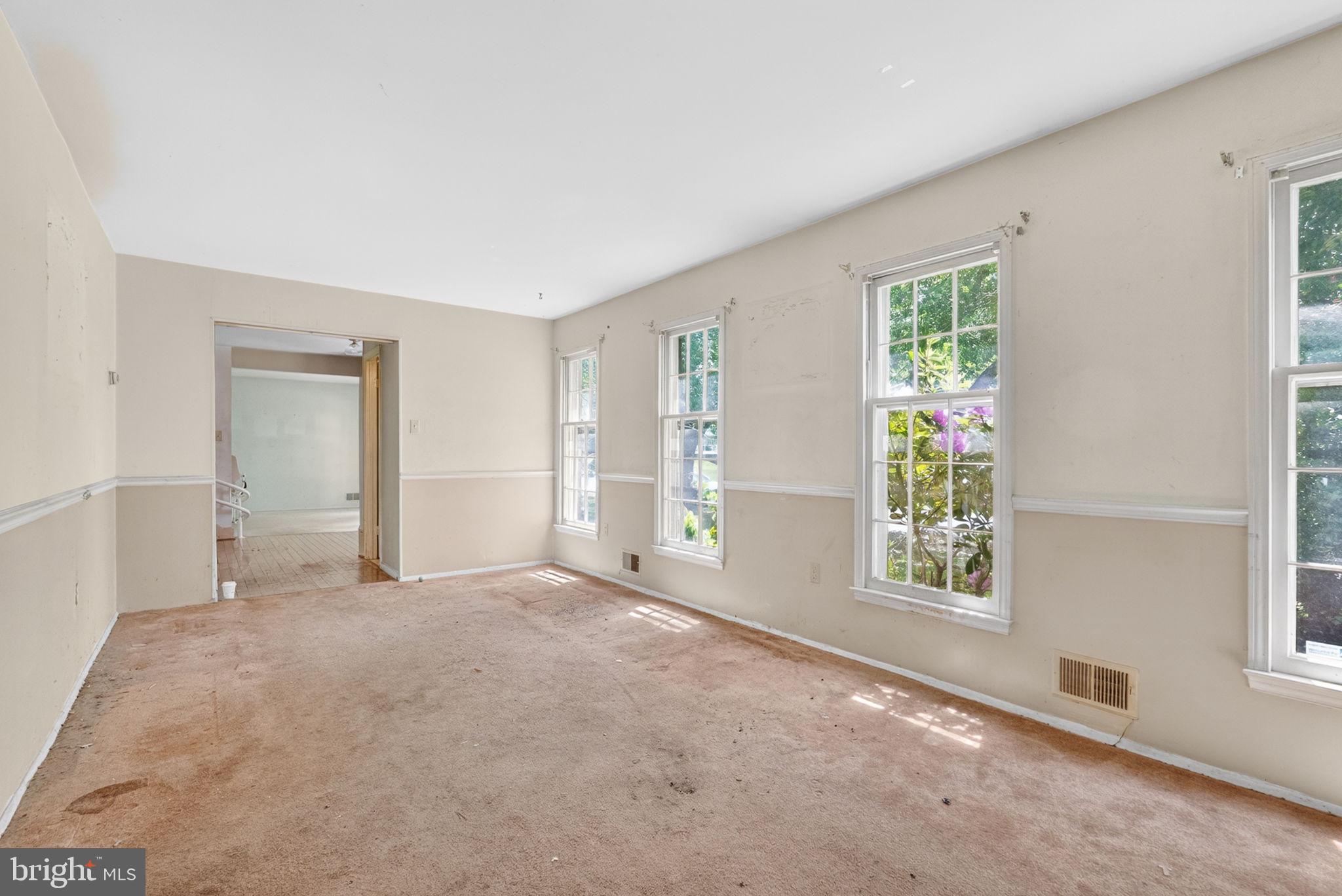 12312 Coleraine Court Reston, VA 20191 - Photo 7 of 39