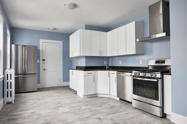 $3,875 | 52 Mansfield Street, Unit 2, Somerville, MA 02143