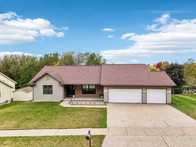 $399,900 | 2201 Winfield Drive, Reedsburg, WI 53959