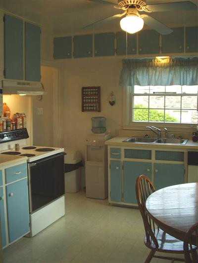 1533 Leestown Road Lexington, KY 40511 - Photo 5 of 9 This kitchen is cute as a button!