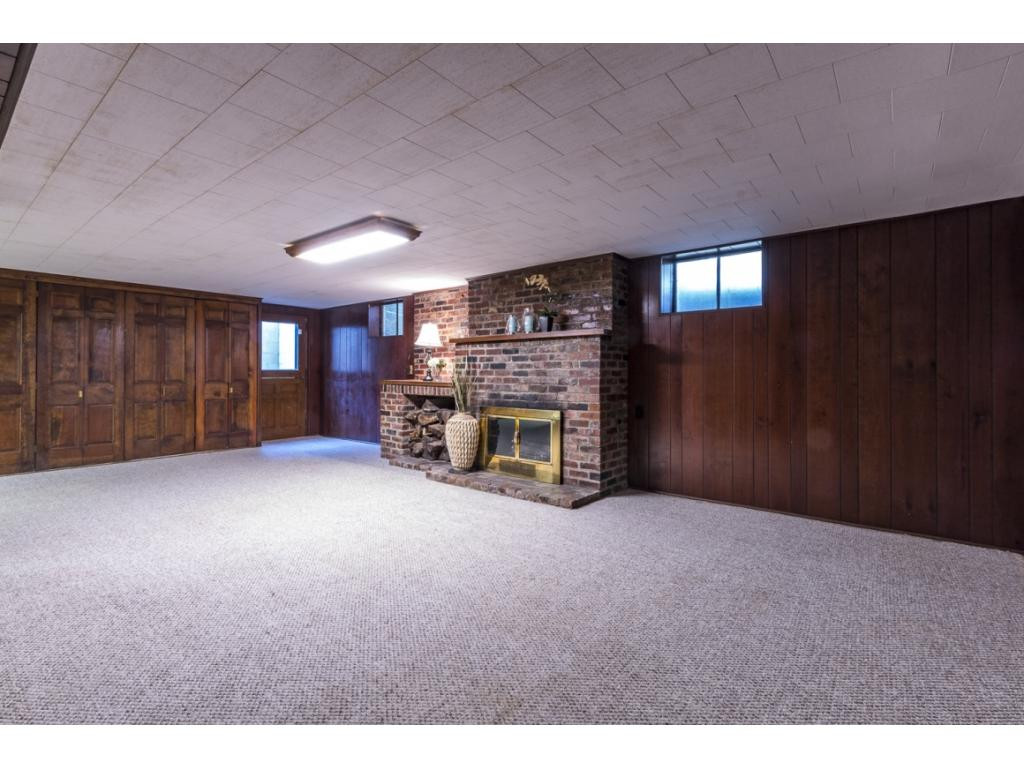 118 Ridgemont Road Johnson City, TN 37601 - Photo 8 of 16 Den in Basement