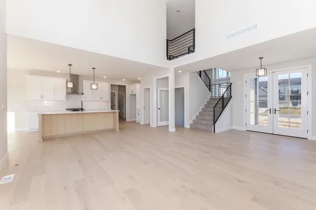 $584,900 | 5215 Castlebar Drive, Bloomington, IL 61705