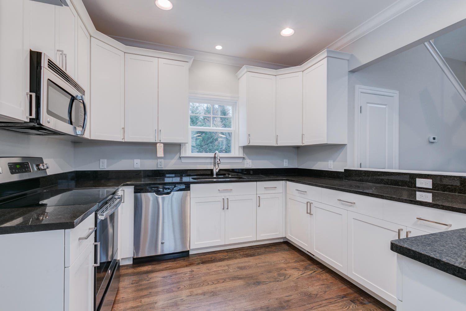 2625 Hamill Road Hixson, TN 37343 - Photo 14 of 38 Kitchen