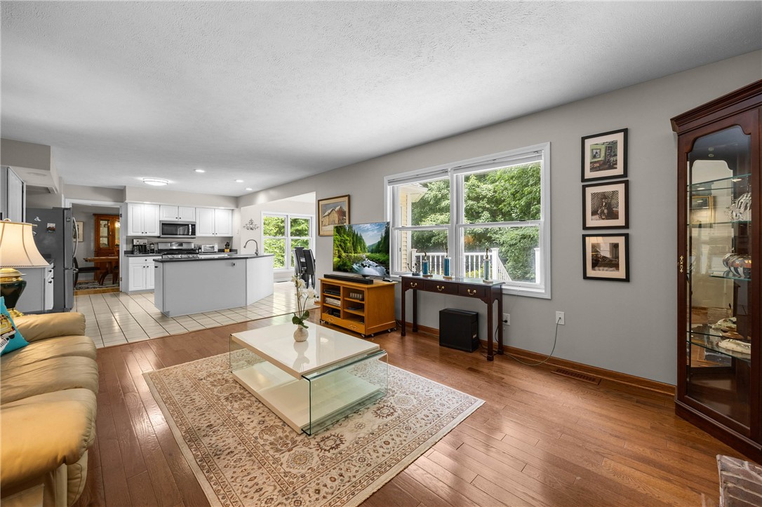 41 Hawks View Mendon, NY 14472 - Photo 6 of 49 Entertainers Delight!