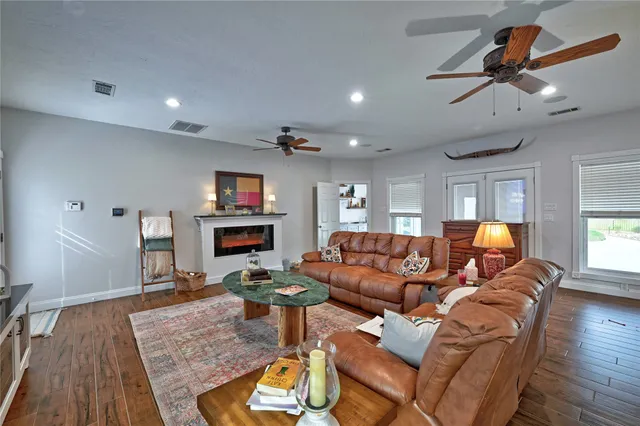 $1,300,000 | 15461 Bedford Lane, Conroe, TX 77384