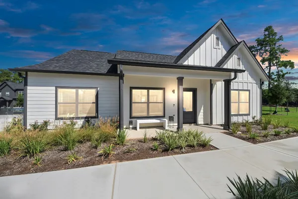 $1,769 | 7711 Longmire Road, Unit 2, Conroe, TX 77304