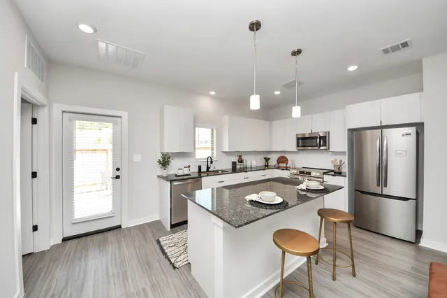 $1,673 | 7711 Longmire Road, Unit 2, Conroe, TX 77304