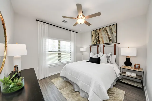 $1,673 | 7711 Longmire Road, Unit 2, Conroe, TX 77304