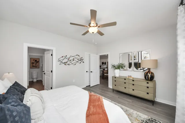 $1,673 | 7711 Longmire Road, Unit 2, Conroe, TX 77304