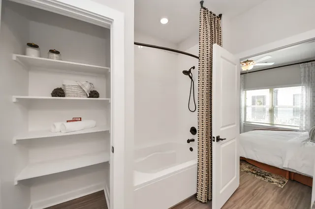 $1,673 | 7711 Longmire Road, Unit 2, Conroe, TX 77304