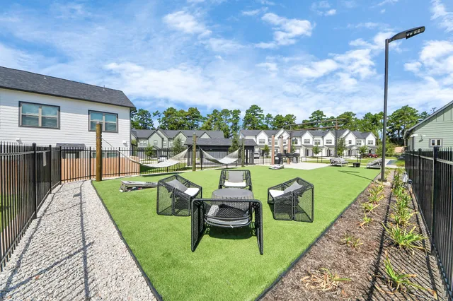 $1,673 | 7711 Longmire Road, Unit 2, Conroe, TX 77304