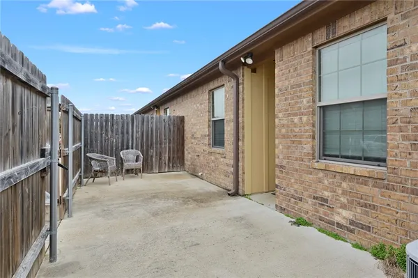 $2,800 | 128 Kimber Lane, College Station, TX 77845