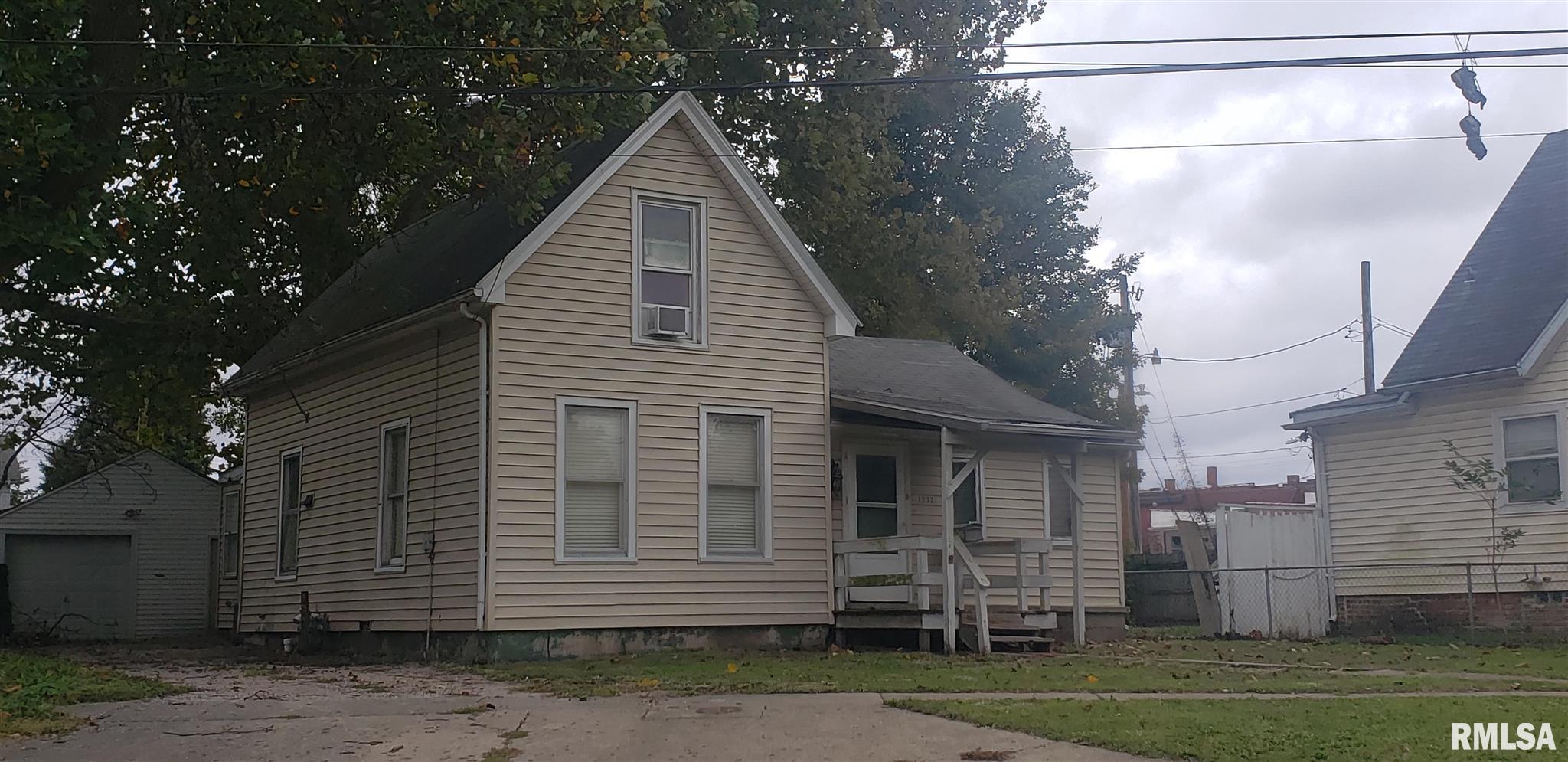 1232 North Peoria Road Springfield, IL 62702 - Photo 1 of 12