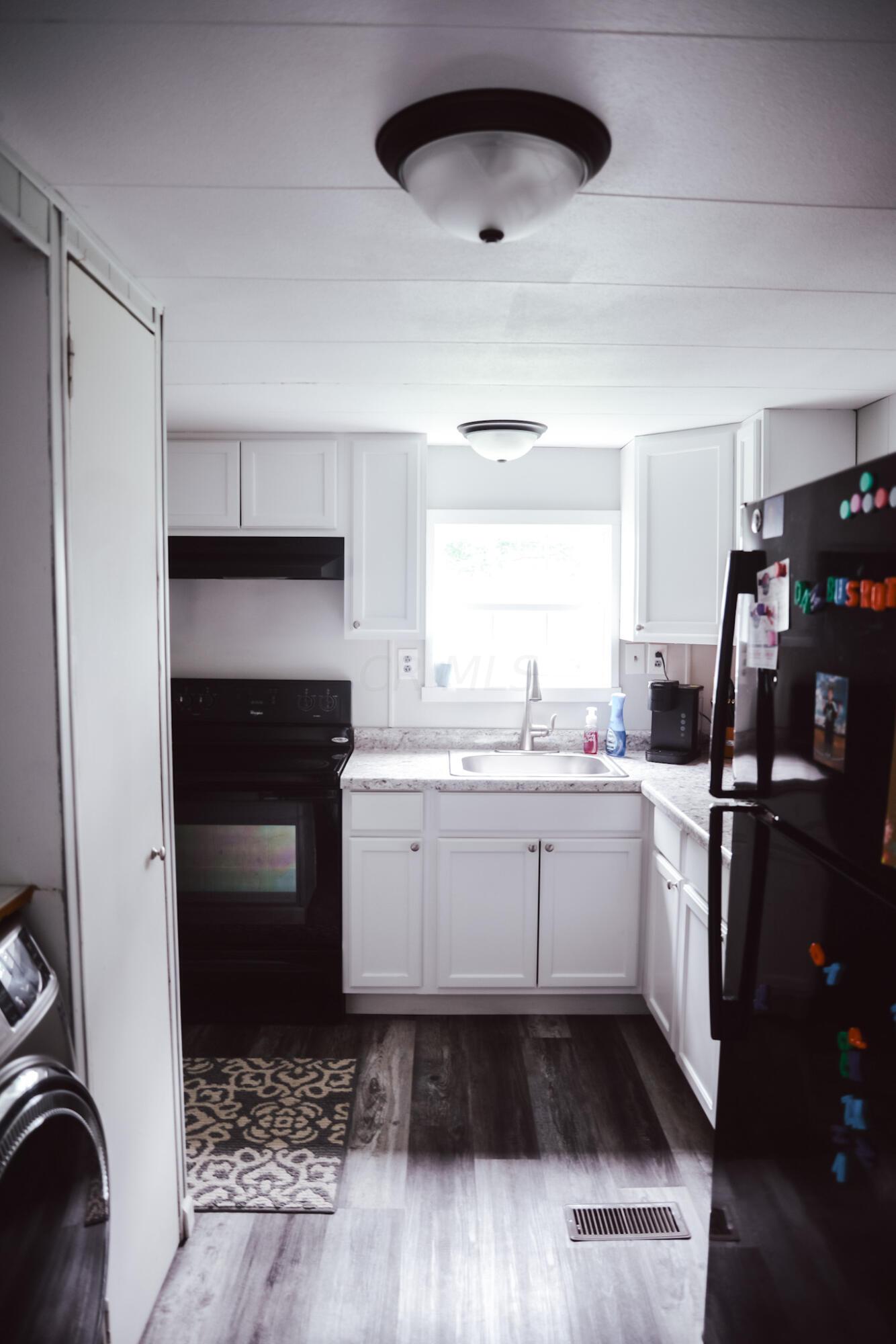 3846 London-Lancaster Road Groveport, OH 43125 - Photo 7 of 11 Kitchen