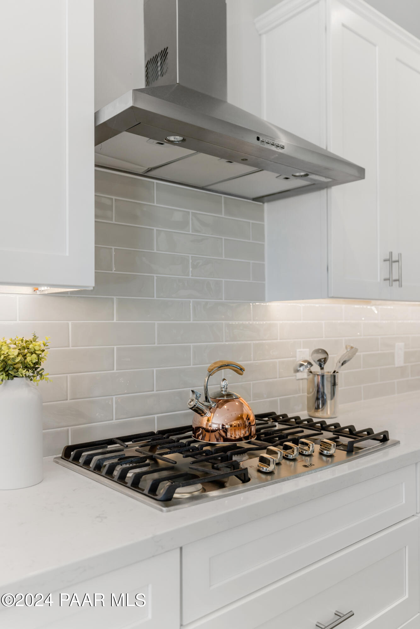 2800 Brooks Range Prescott, AZ 86301 - Photo 16 of 64 a stove top oven sitting inside of a kitchen
