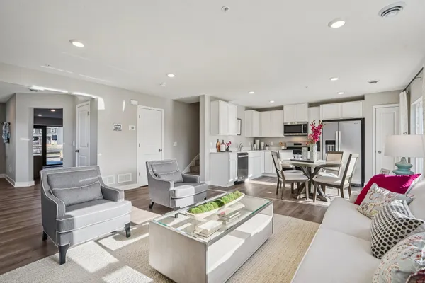 $369,990 | 17587 Driscoll Place, Lakeville, MN 55044