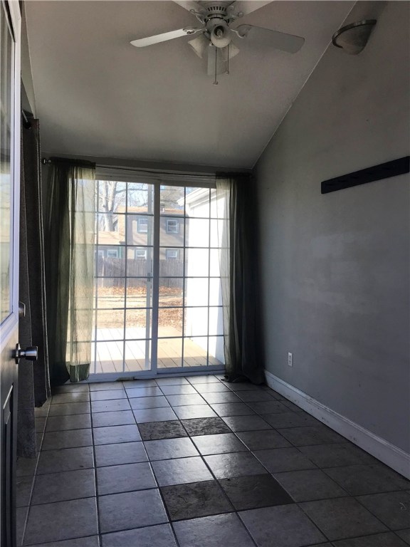 11 Enfield Road Warwick, RI 02886 - Photo 4 of 11 Gallery Image 4