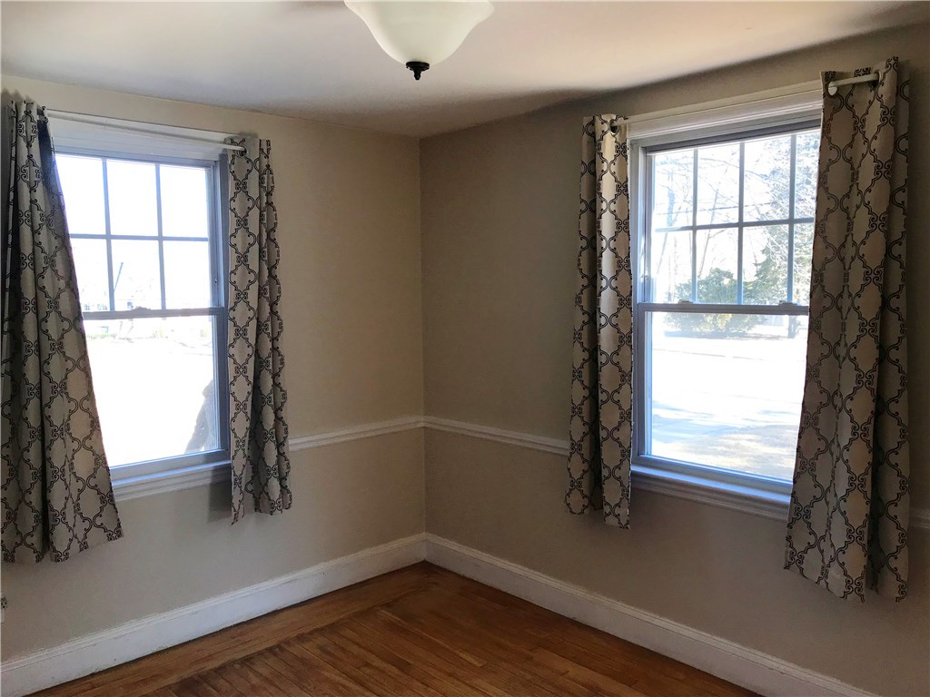 11 Enfield Road Warwick, RI 02886 - Photo 6 of 11 Gallery Image 6