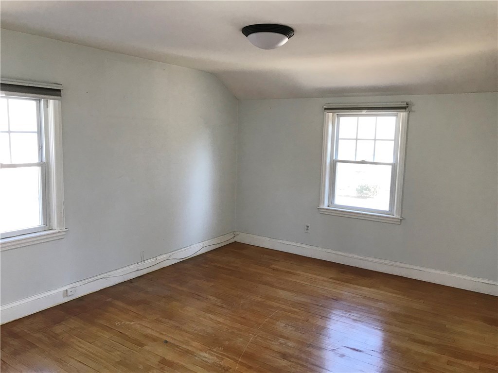11 Enfield Road Warwick, RI 02886 - Photo 7 of 11 Gallery Image 7