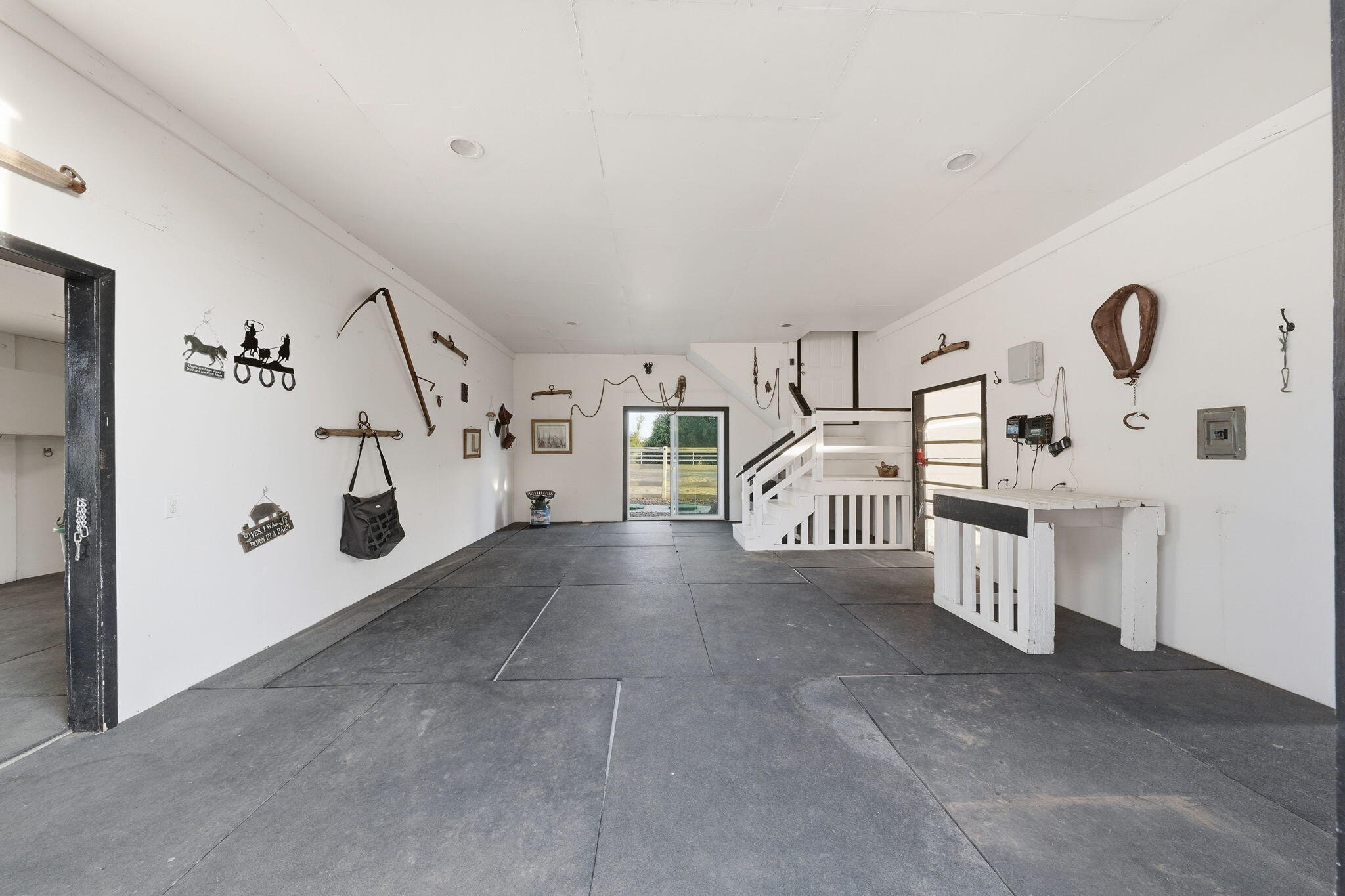 5521 Churn Creek Road Redding, CA 96002 - Photo 25 of 44 Horse Stables
